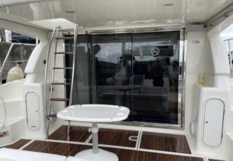 50ft Azimut available in Miami with 1 Jet Ski included for one hrs. - Image 21